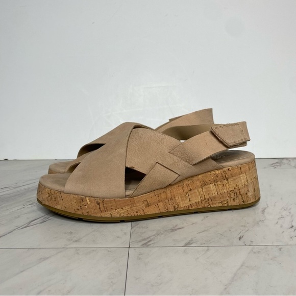 Eileen Fisher Wedge Heel Tan Sandal 9 - Picture 12 of 12